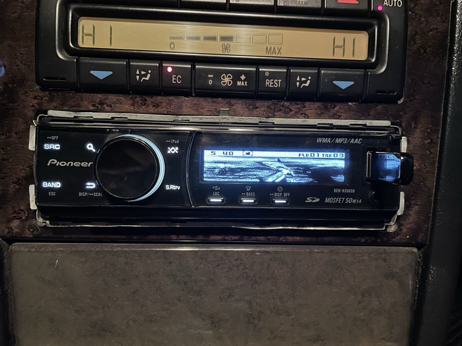 Автомагнитола дельфин