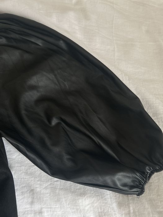 Кожанное платье черного цвета