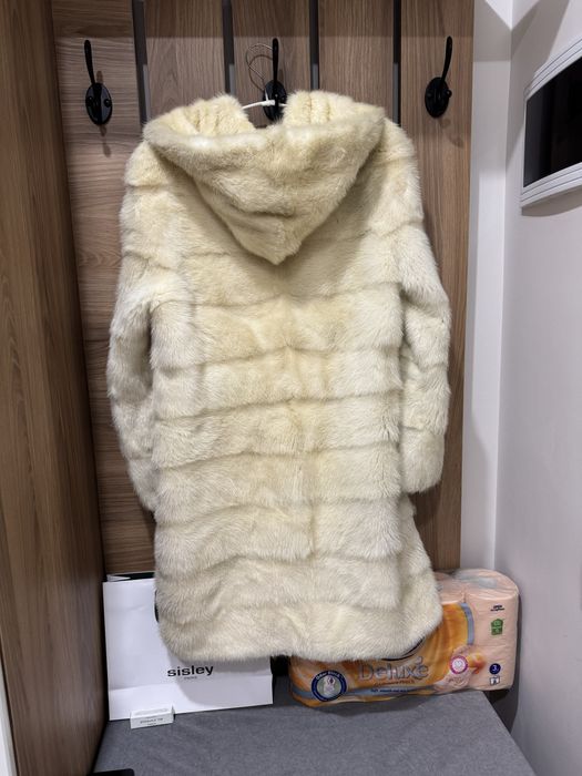 Норковая шубка с капюшоном