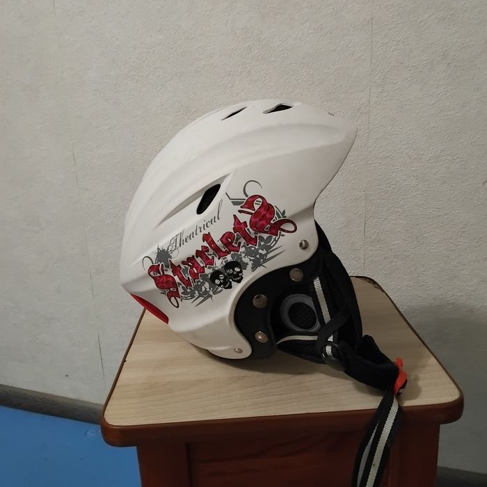 Шлем для конькобежный, ролики