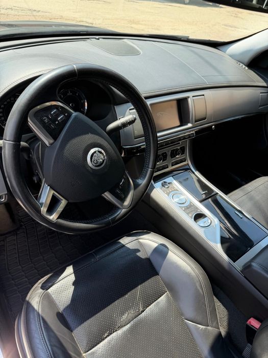 Jaguar XF 3.0 V6 Diesel 275 CP - Automat - Primul proprietar RO - Întreținut