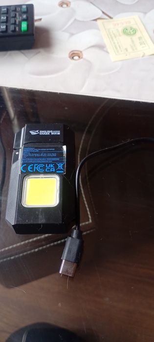 Страхотен модел Запалка с USB зареждане и фенерче