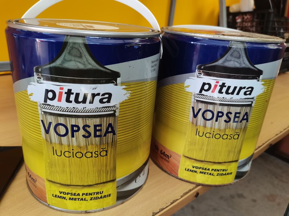 Vând vopsea alaba și roșie kober