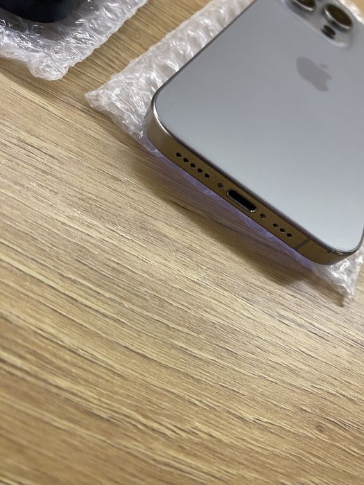 iPhone 15 Pro-На части