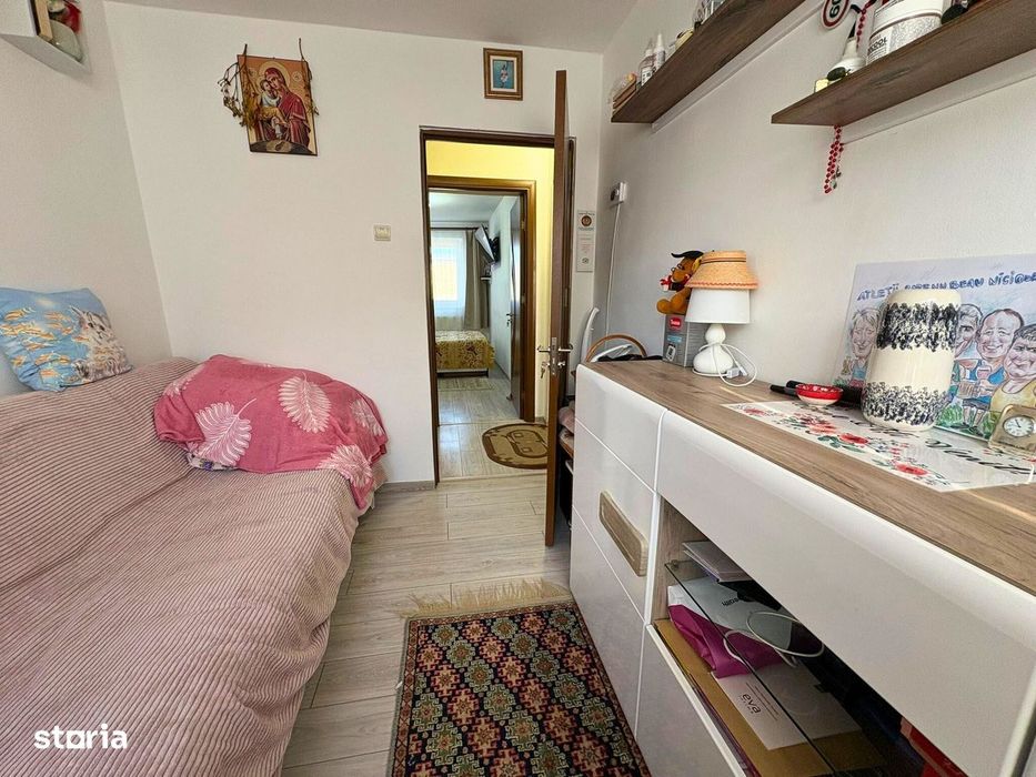 Apartament 2 camere decomandat zona Simeria (lângă piața Dolar)