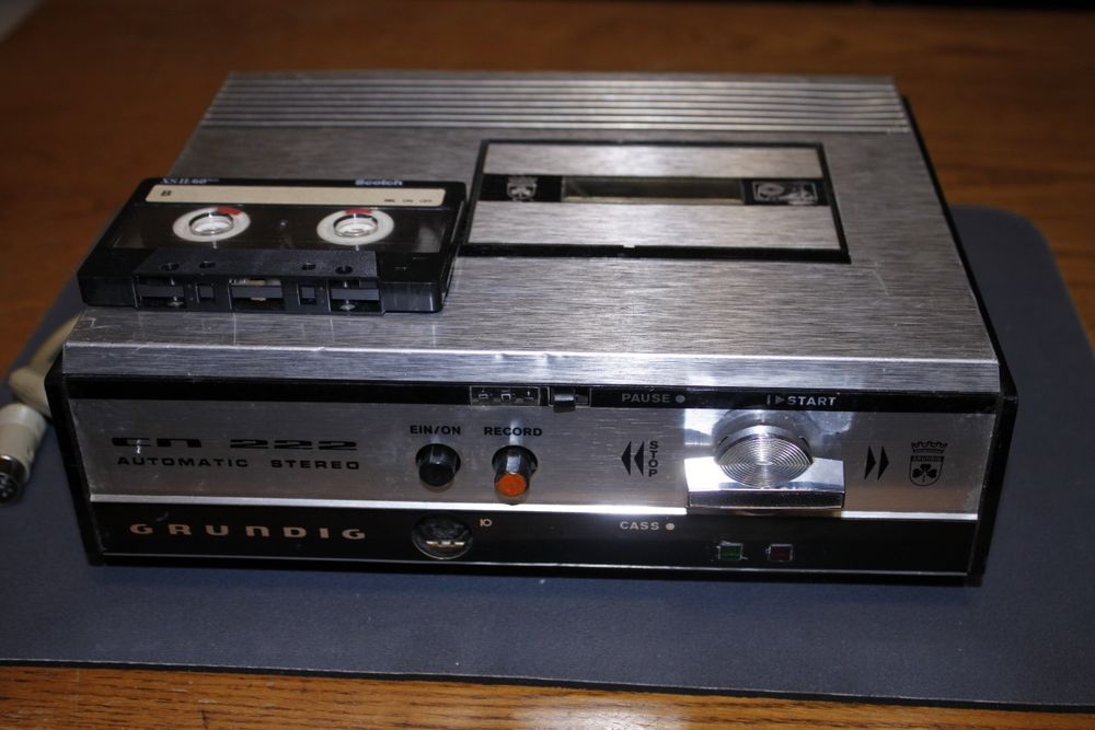 casetofon PHILIPS N2235 sau deck GRUNDIG 222
