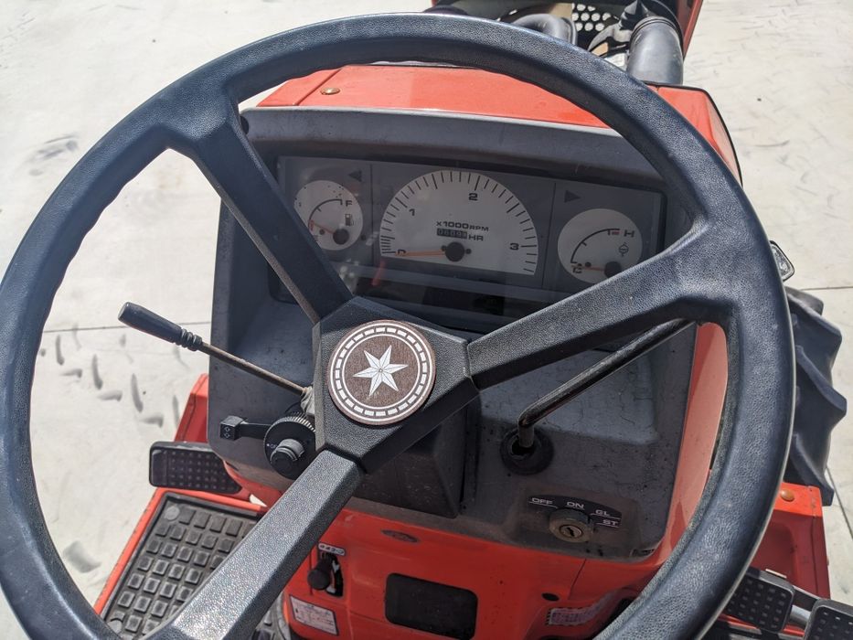 Tractor japonez kubota  4x4