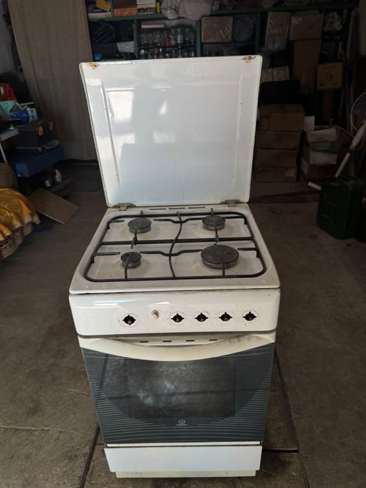Продам газовую плиту