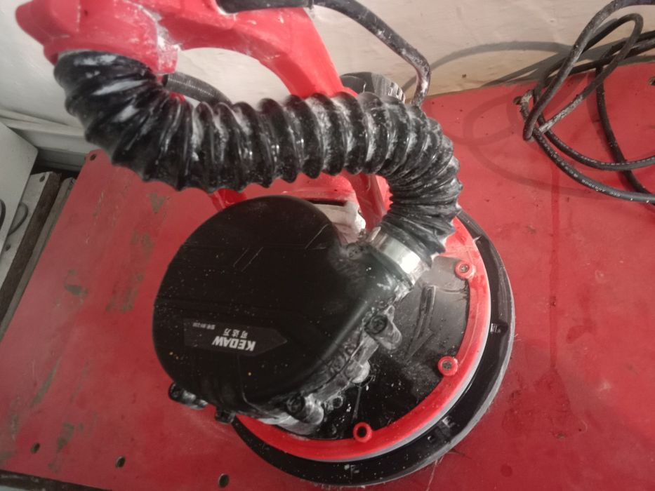 Шлифавальная машинка