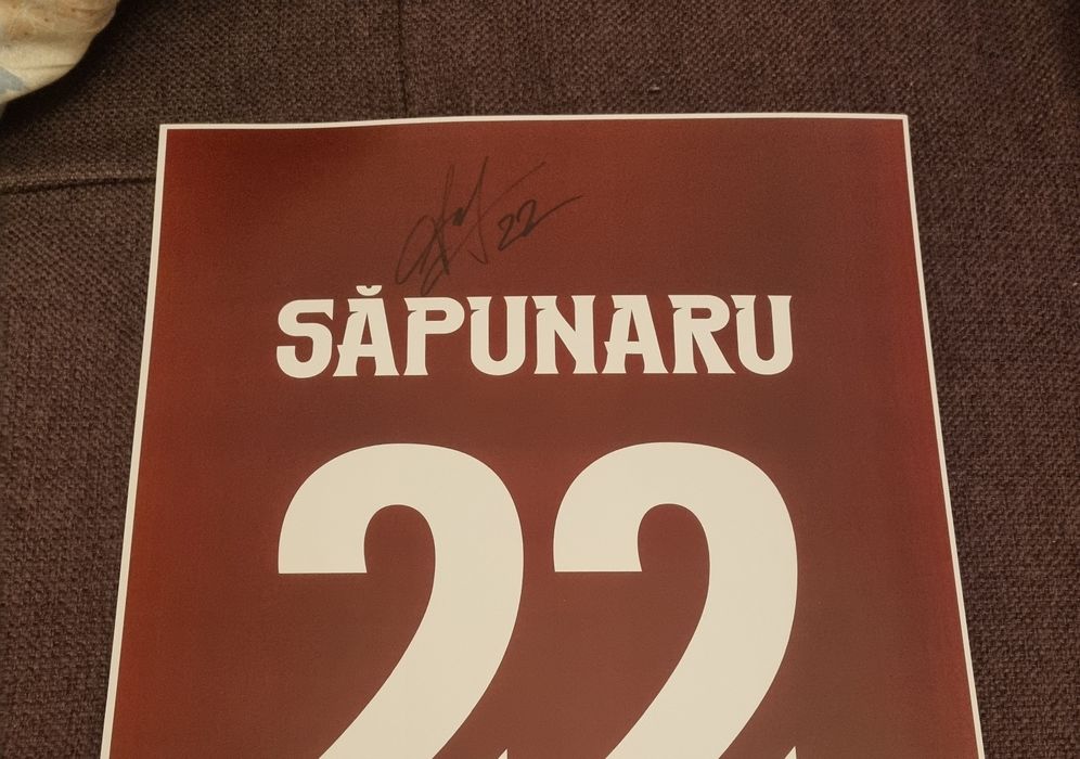 Pancarda semnata de Cristi Sapunaru