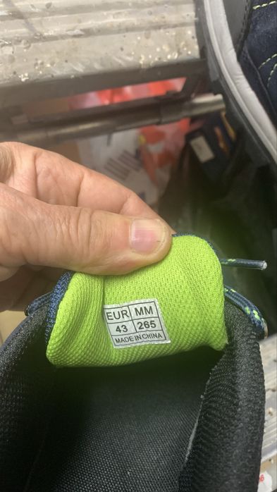 Маратонки 43 номер