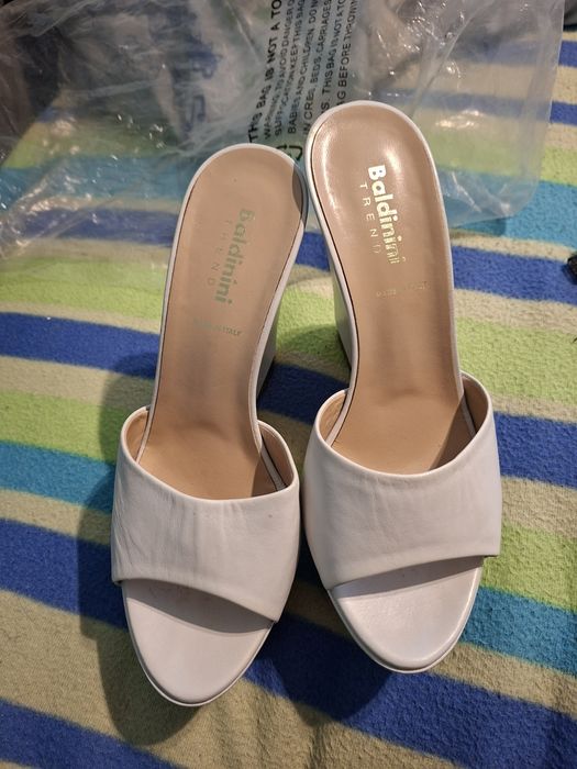 Обувки малко носени