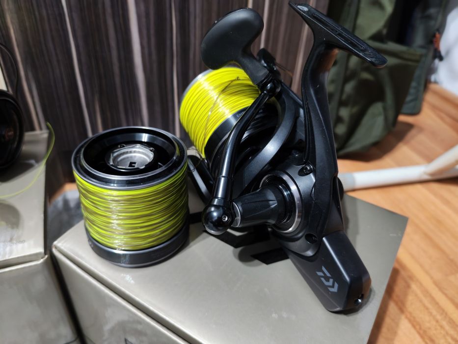 Mulinete Daiwa 23 Emblem 45 sqw