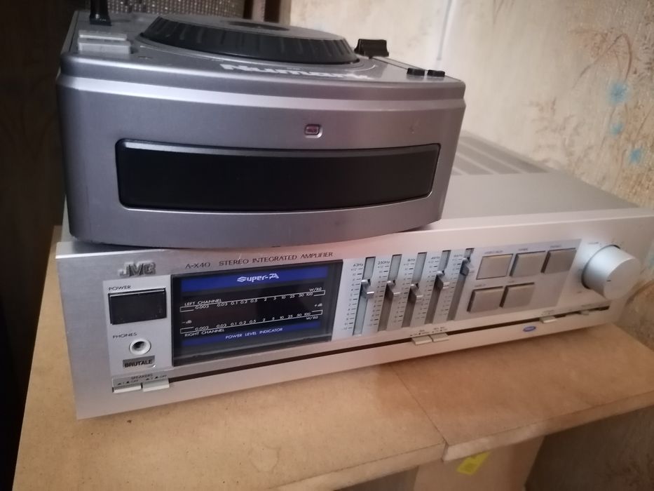 Усилвател JVC A-X 40