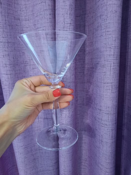 Продаю бокалы под мартини
