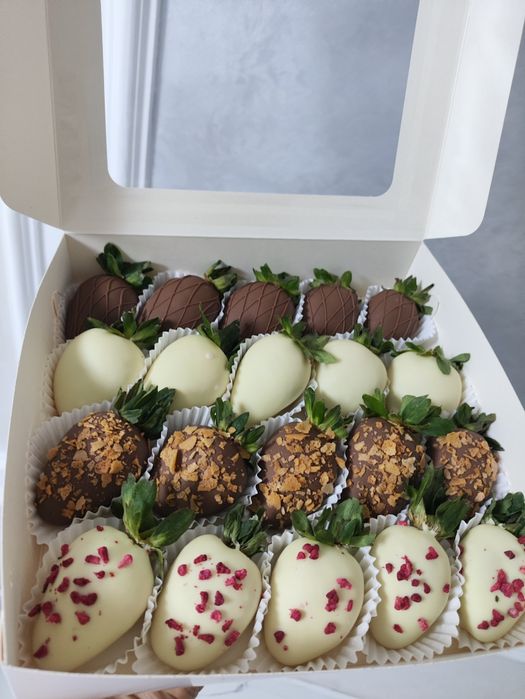 Клубника в шоколаде продаю