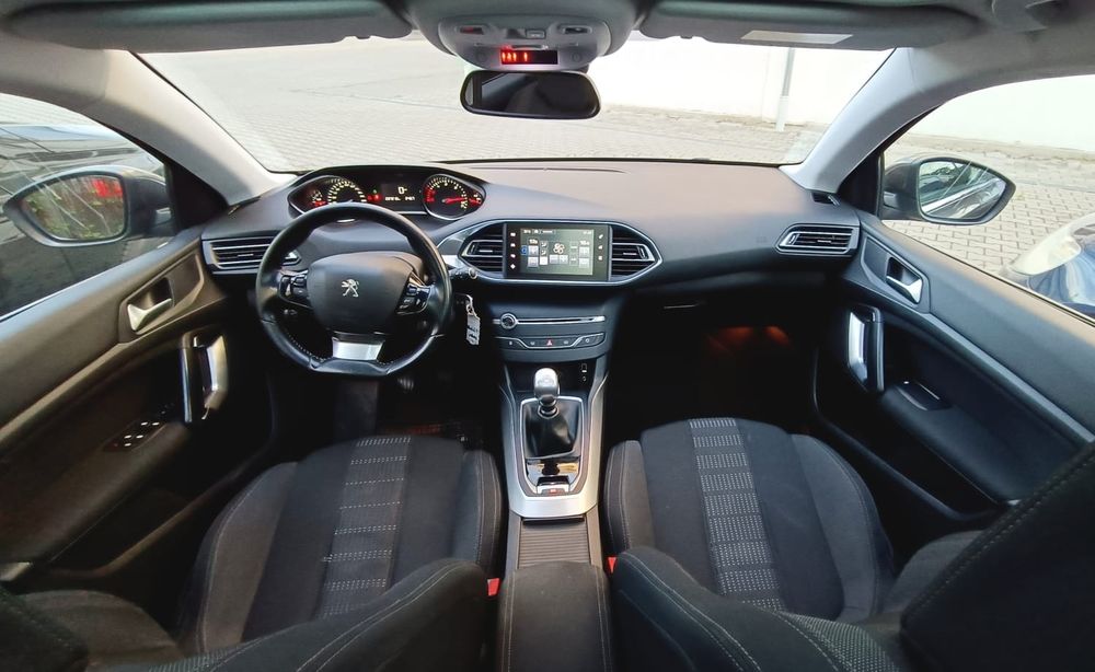 Peugeot 308 2015 / 11 Euro 6 Led Navi Panoramic 1.6 Hdi  120 cp 6+1 trepte