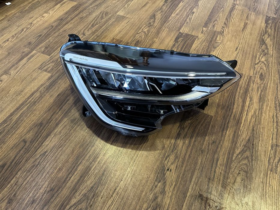 Передние фара Renault Arkana