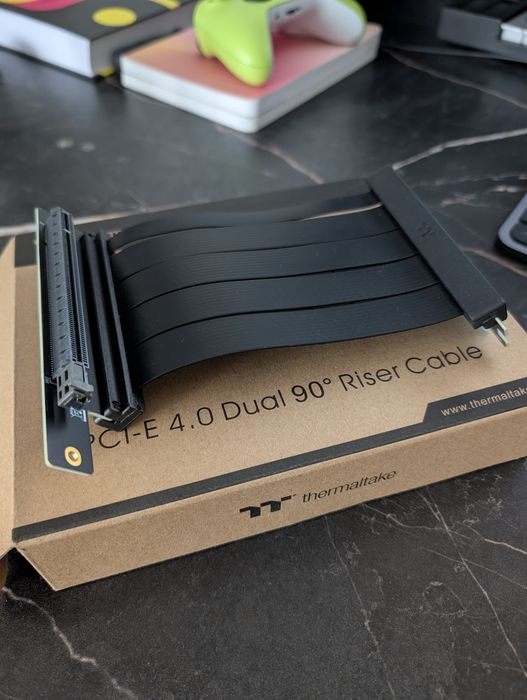 Райзер Thermaltake PCI-E 4