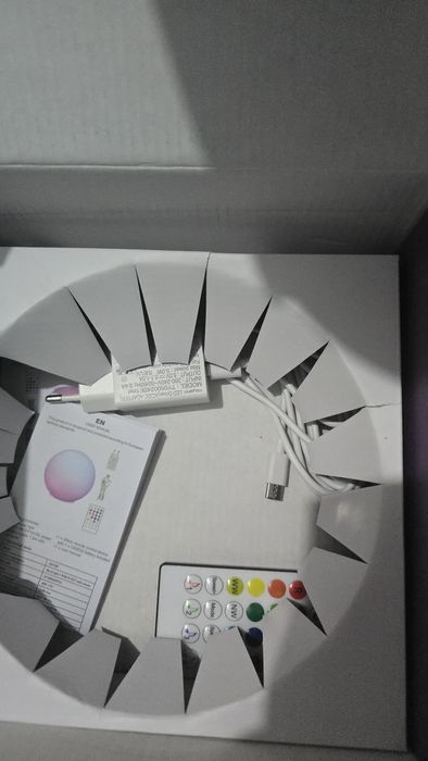 RGB  настолна лампа.