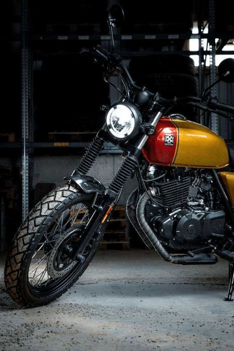 Топ Оферта Мотор Brixton BX CROMWELL 250 ABS GOLD НОВ 0км.