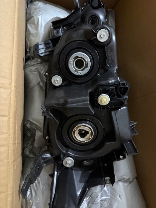 Левая фара галоген камри 50 европеец