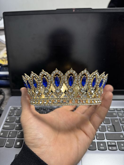 Tort bezaklari uchun tilla va kumush tojlar