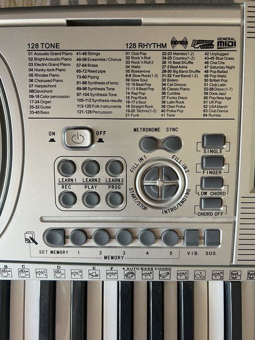 Продам Синтезатор