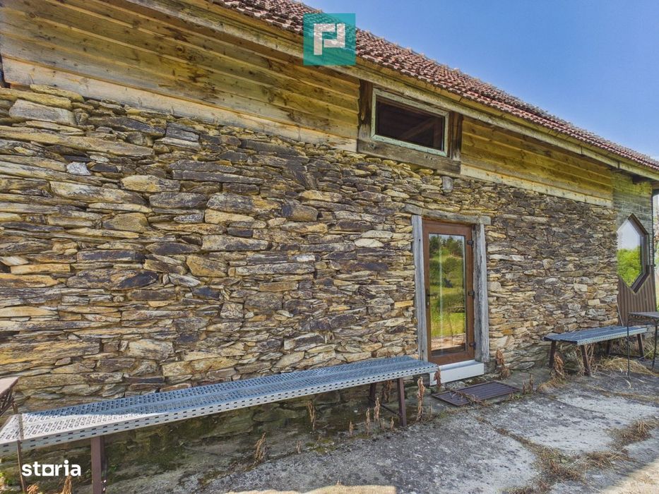 Casă de vacanță cu 2 corpuri si view în Dulcele