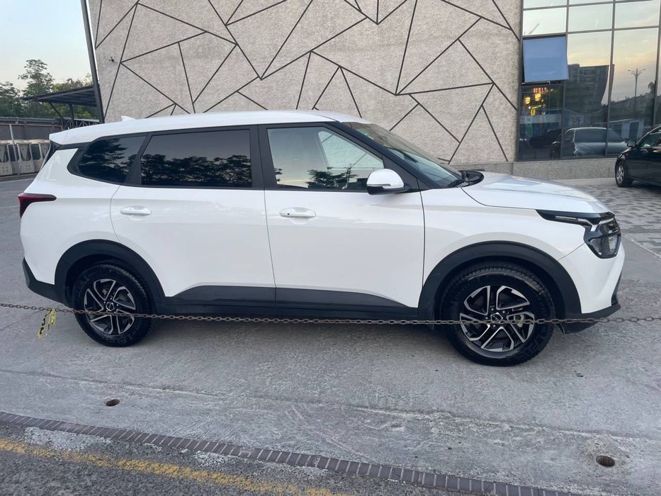 Продается KIA Carens 2024