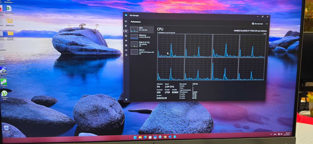 Компютър HP EliteDesk 800 G3 SFF, i7-7700, SSD 512GB, 24GB RAM, DVD