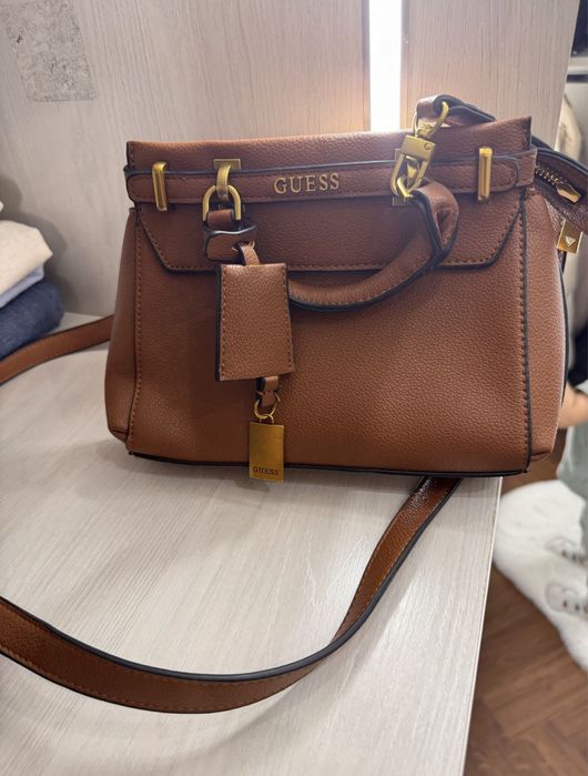 Стильная, вместительная сумка