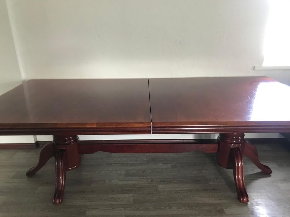 Продам стол гостиный