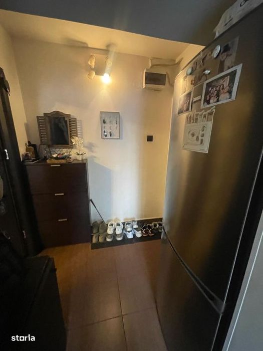 Apartament cu 3 camere, etaj 3, Craiovita Noua