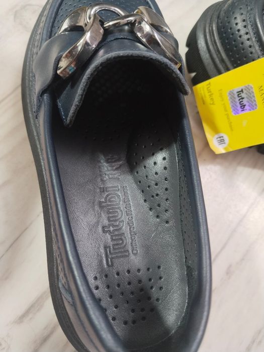 Продам туфли школьные на девочку