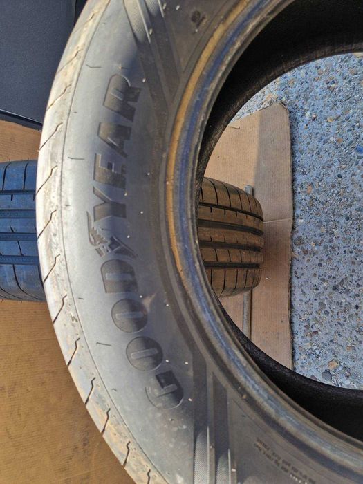 4 Goodyear R18 235/65 Летни гуми  DOT4518