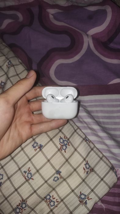 Airpods я нашел.