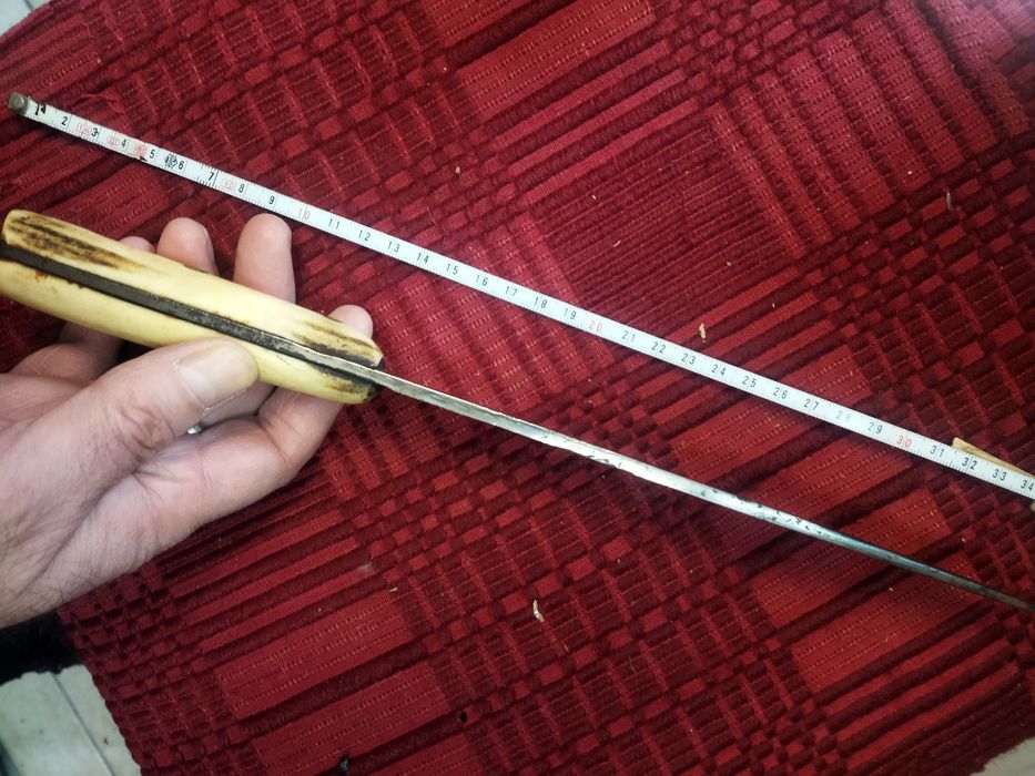 Стар овчарски нож с кокалени чирени