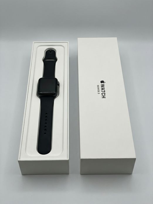 Часы Apple Watch 3