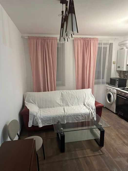 Inchiriez apartament