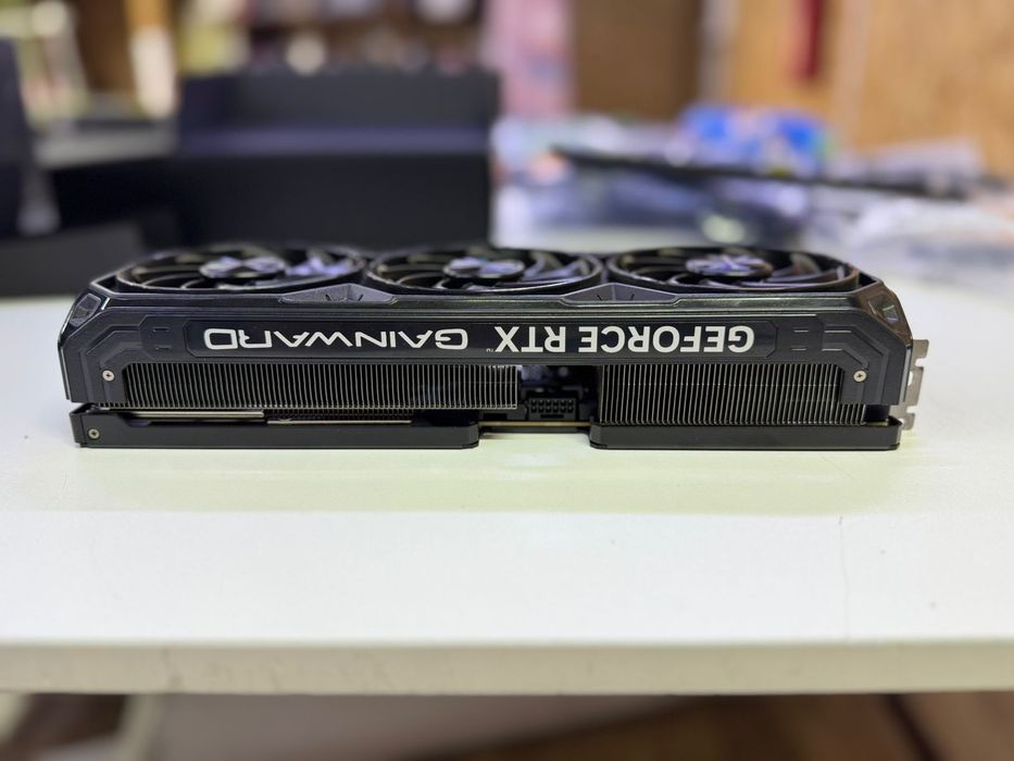 Gainward RTX 4080 super Panther OC