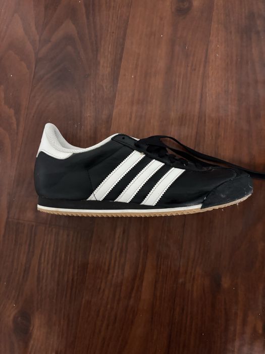 Adidasi adidas marimea 41,5