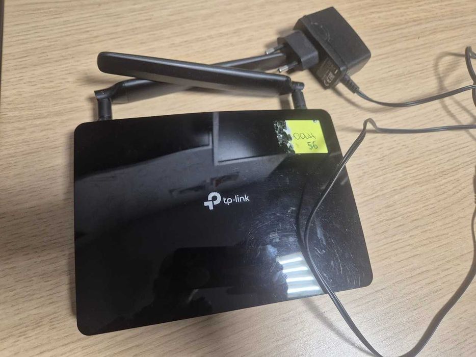 Продавам 300 Mbps Wi-Fi 4G LTE TP-Link рутер със слот за СИМ карта