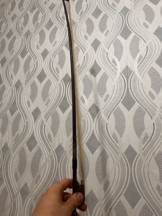 Скрипка со смычком