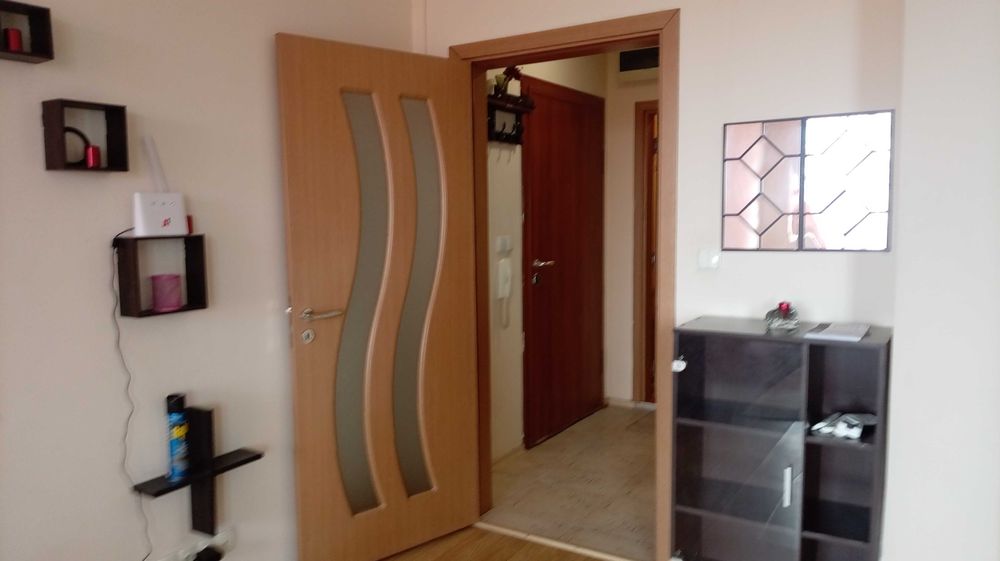 Предлагам под наем двустаен апартамент гр София широк център