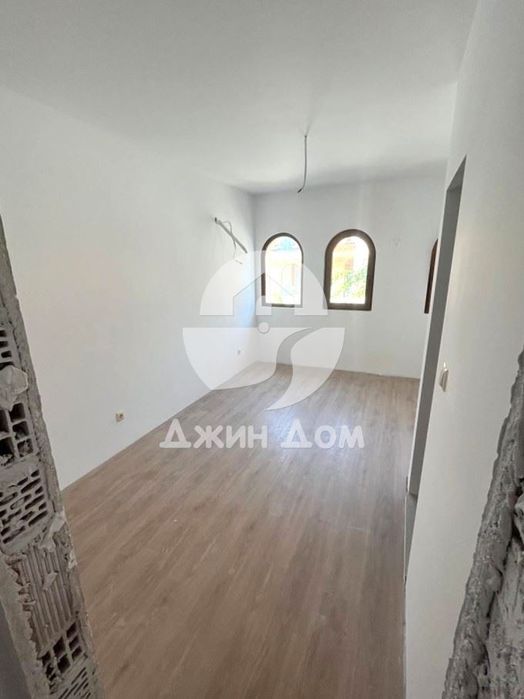 Двустаен апартамент в к-с „Гранд Вилидж“, с. Кошарица
