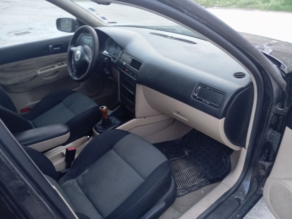 Продавам VW BORA 2.3 150 На части
