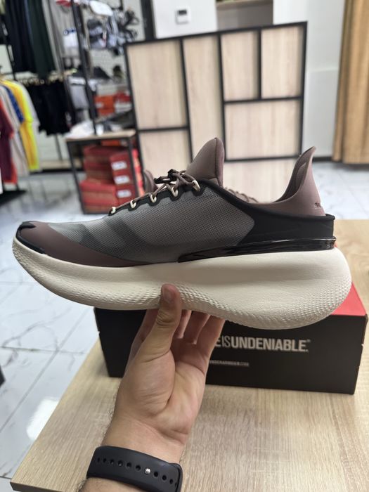 Under Armour Nova