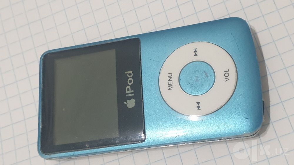 СРОЧНО! Музыкальный MP3-плеер б/у (в стиле iPod Nano)