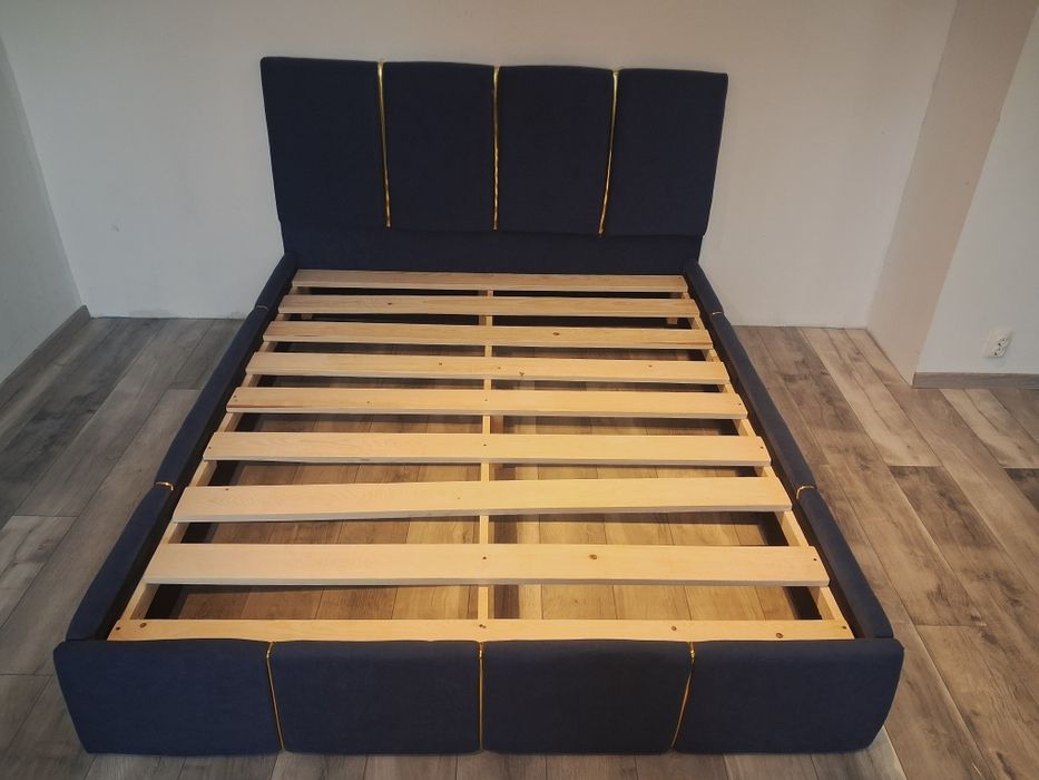 Pat matrimonial tapițat nou!